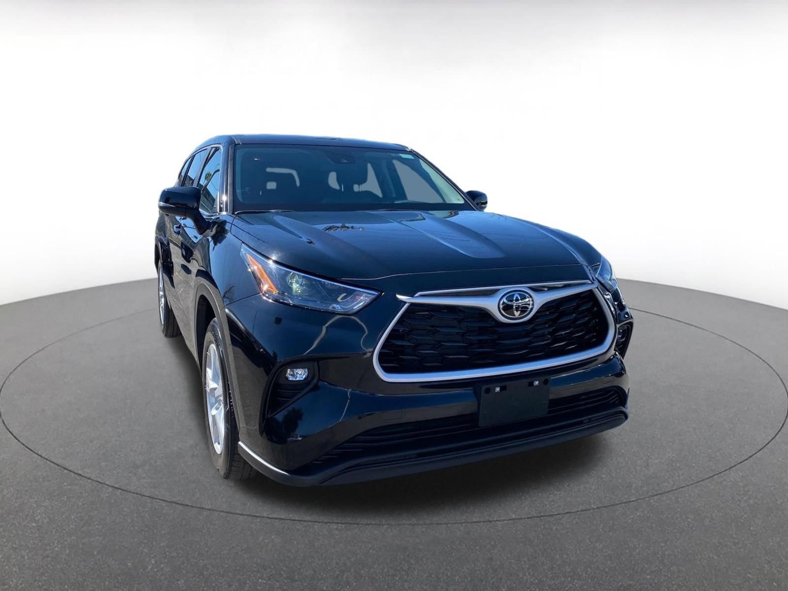 Thumbnail: 2025 Toyota Highlander - 1