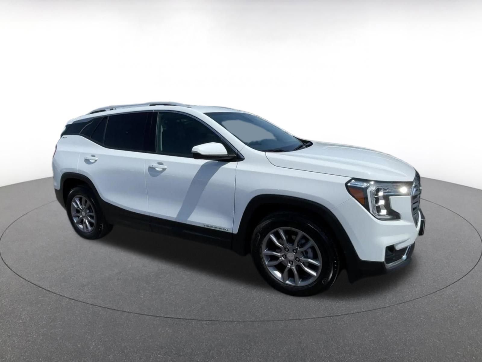 2024 GMC Terrain SLT 2