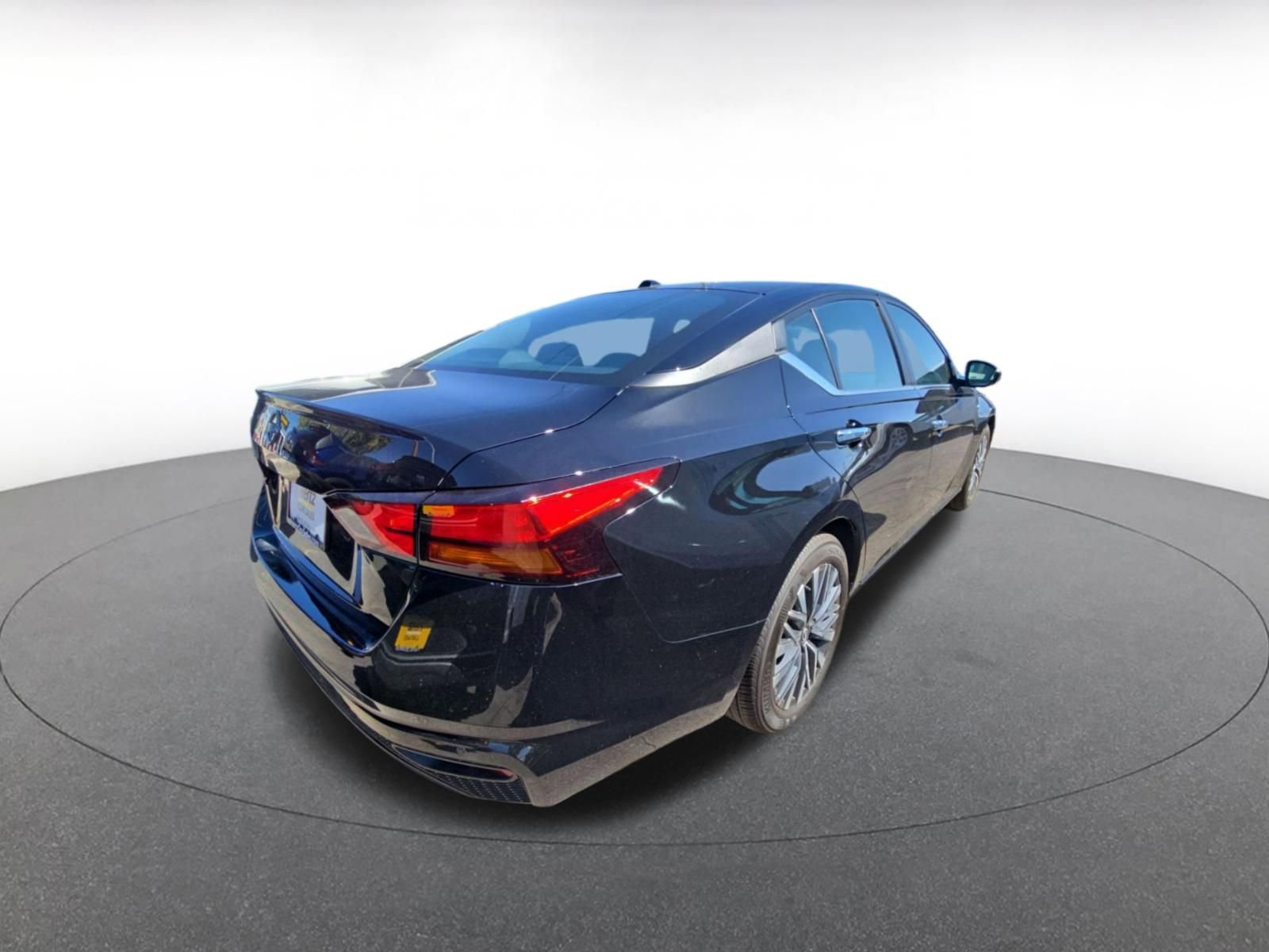 Thumbnail: 2025 Nissan Altima - 9