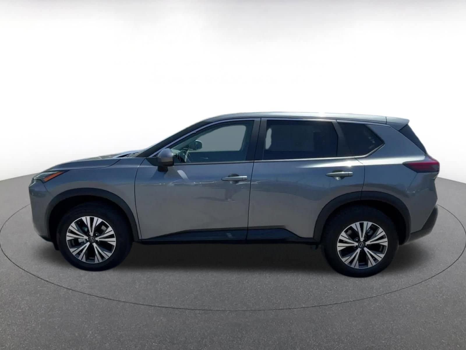 2023 Nissan Rogue SV 8
