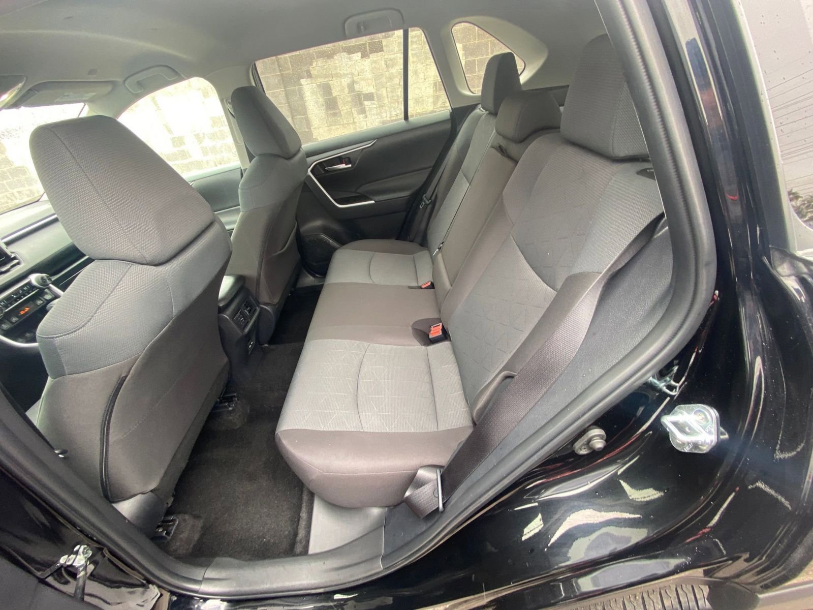 Thumbnail: 2025 Toyota RAV4 - 25