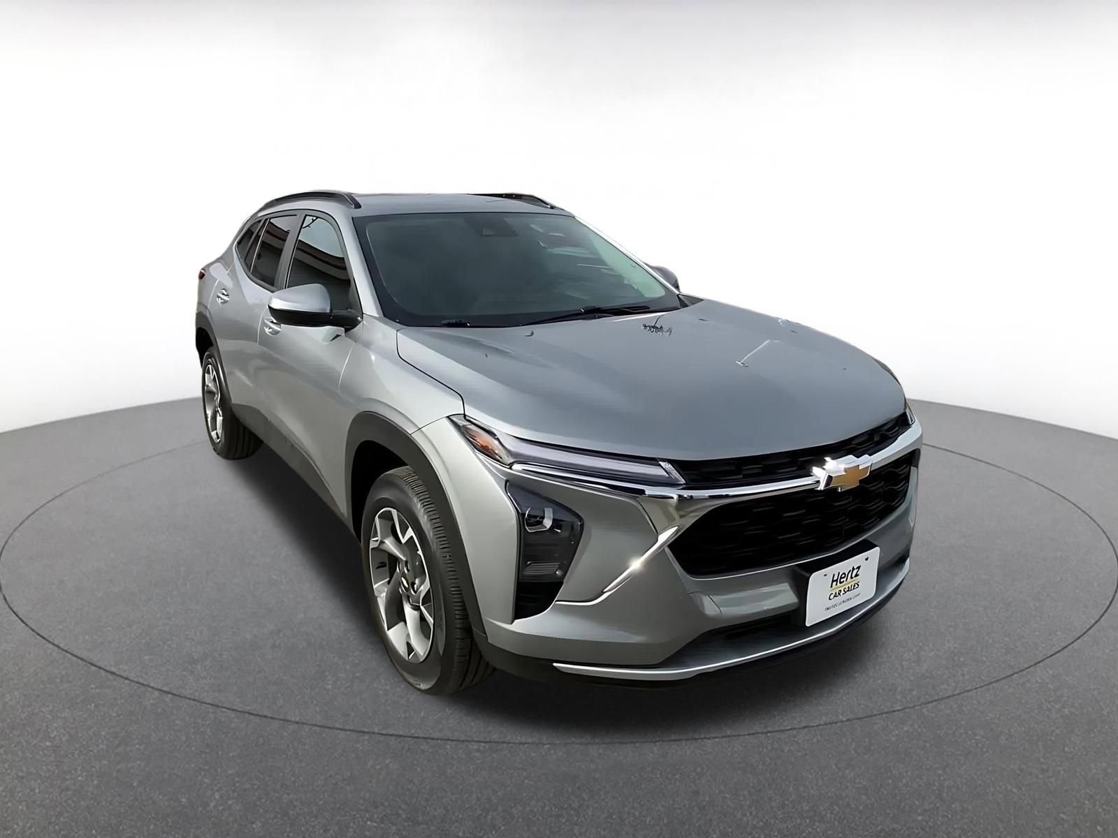 Thumbnail: 2025 Chevrolet Trax - 3