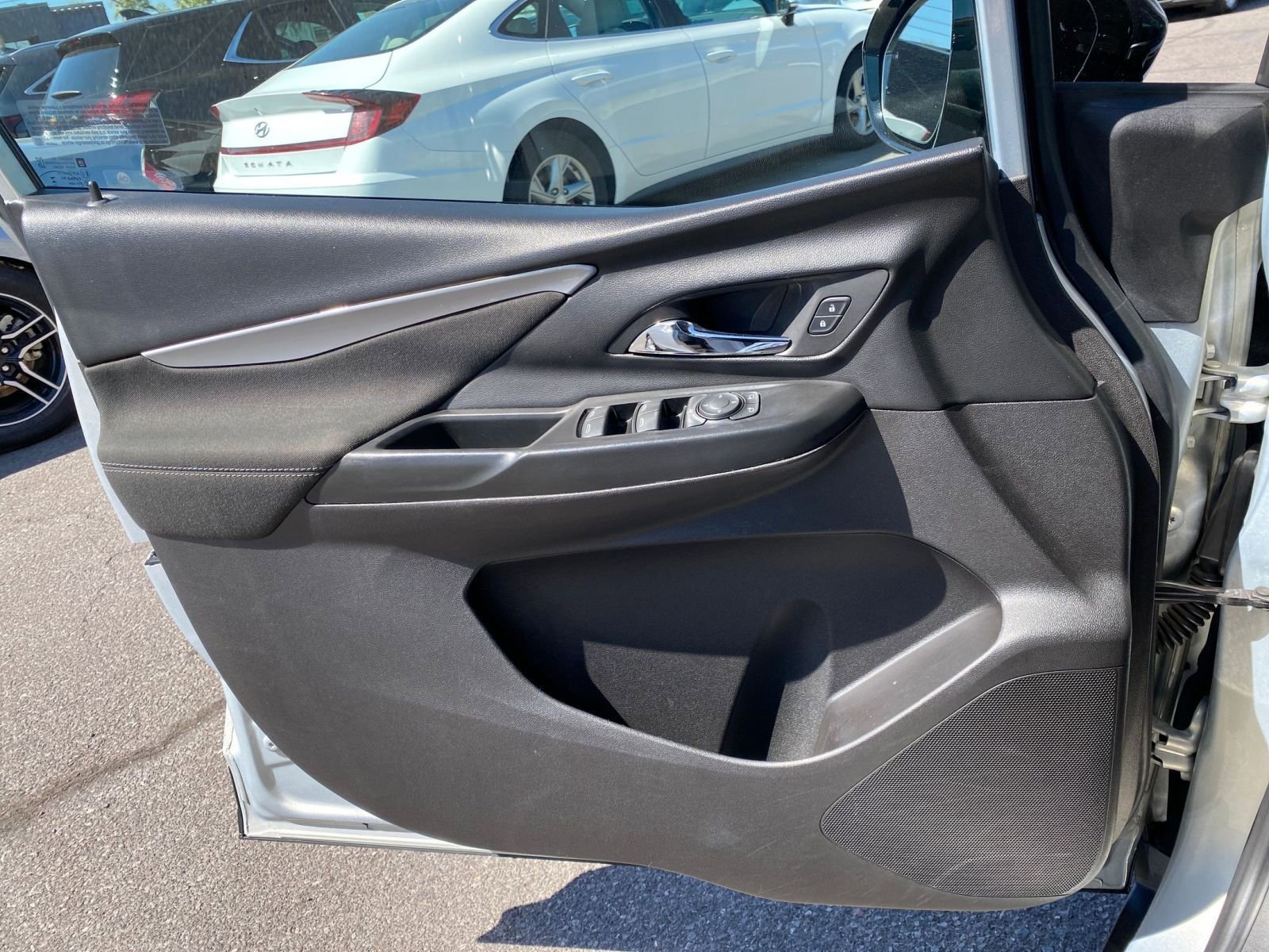 Thumbnail: 2023 Chevrolet Bolt EV - 24