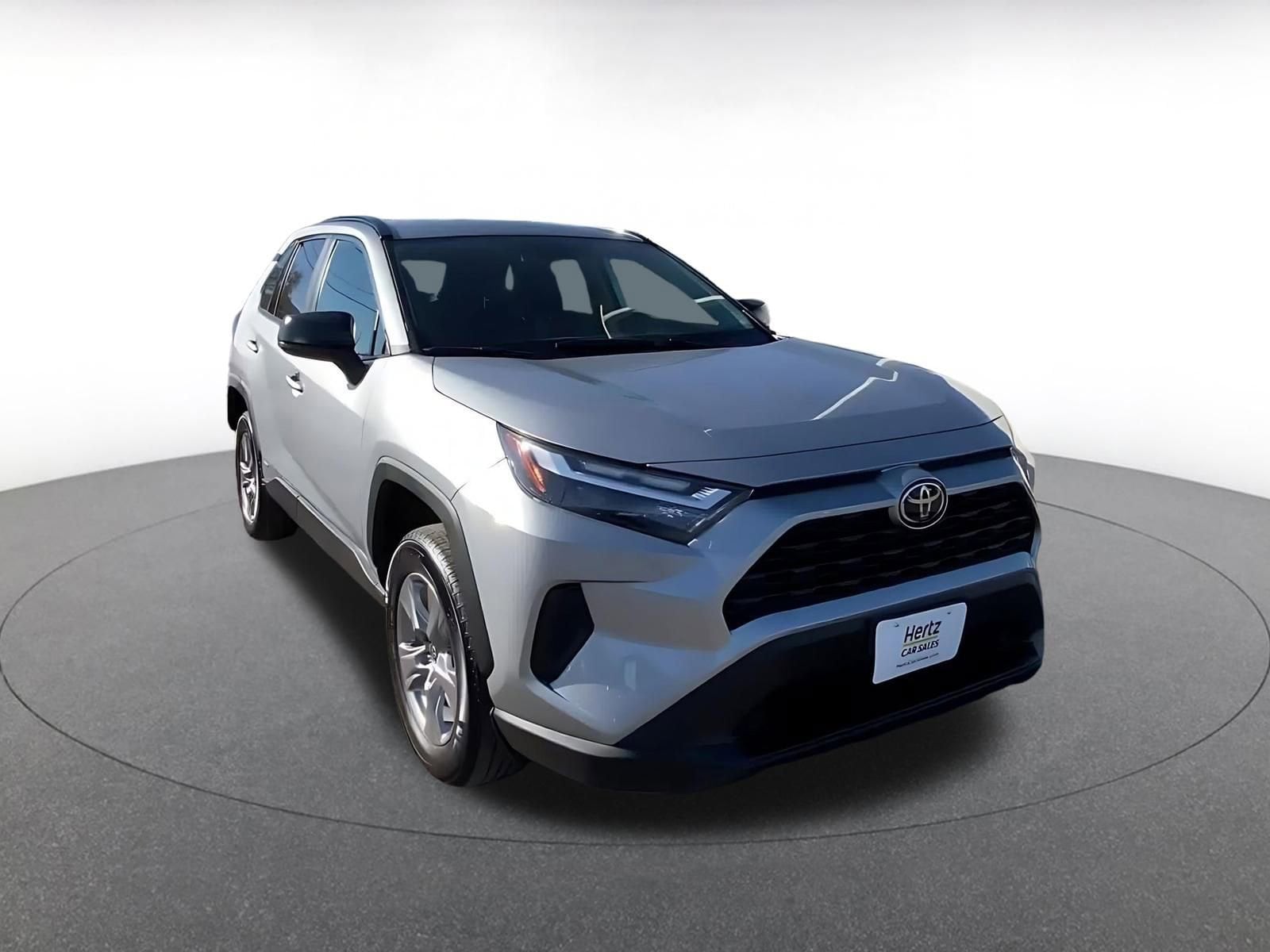 Thumbnail: 2025 Toyota RAV4 - 3