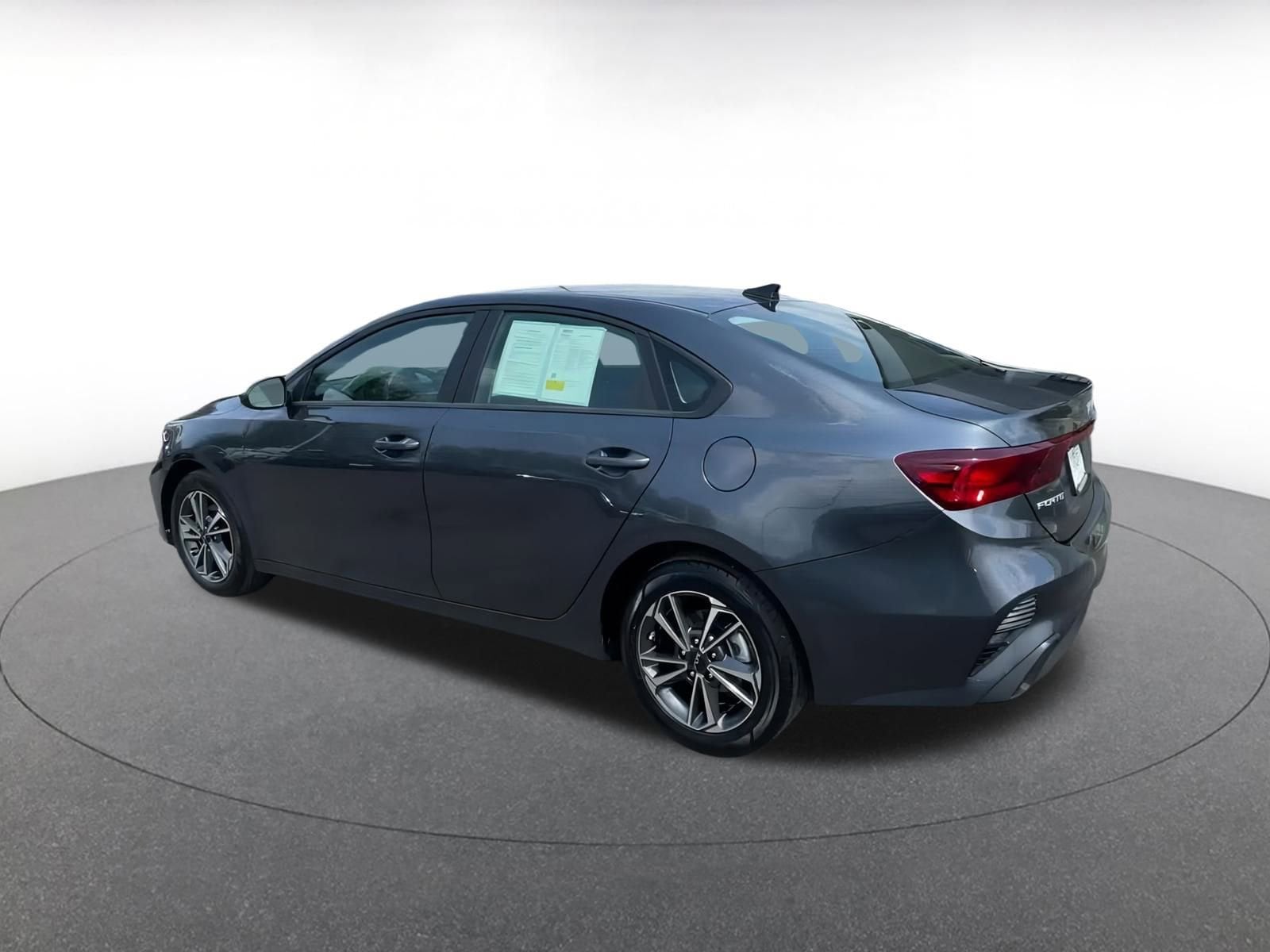 Thumbnail: 2024 Kia Forte - 10