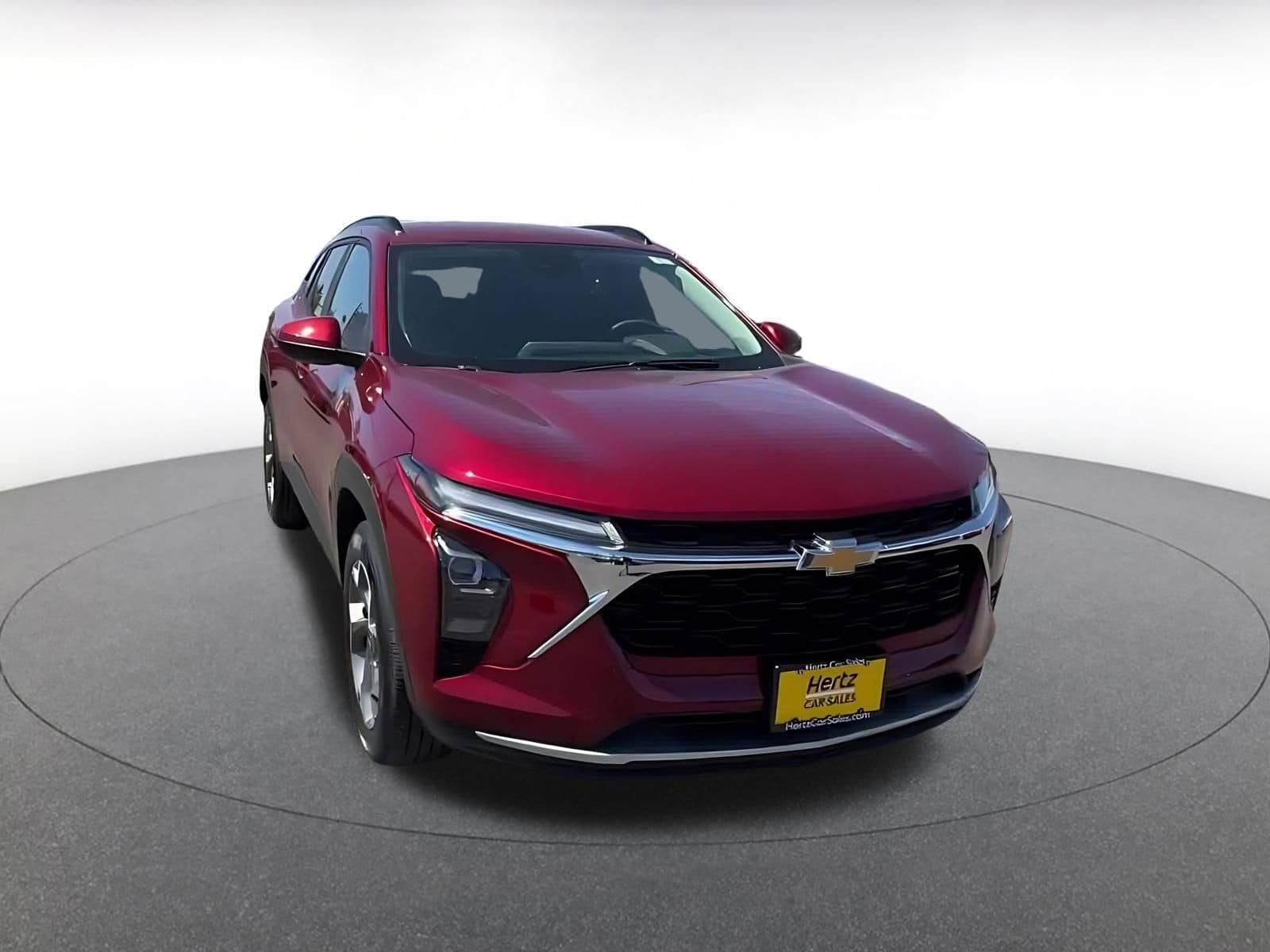 Thumbnail: 2025 Chevrolet Trax - 3