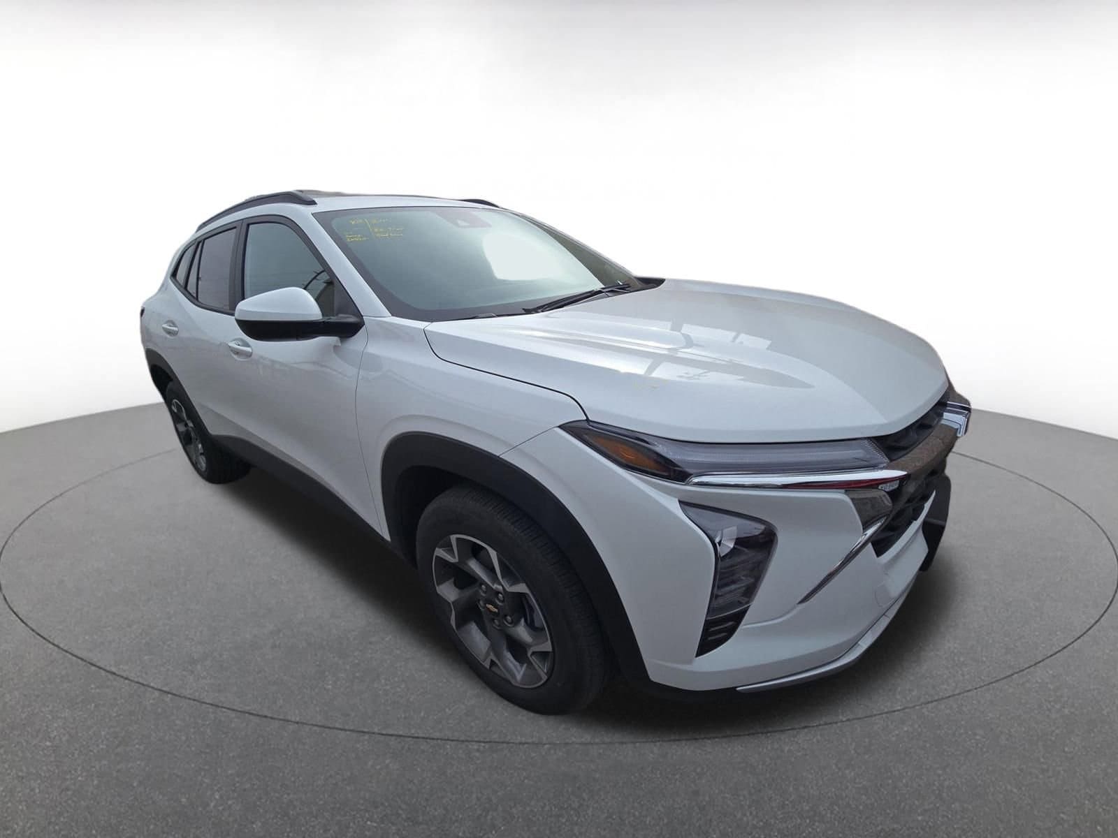 Thumbnail: 2025 Chevrolet Trax - 2