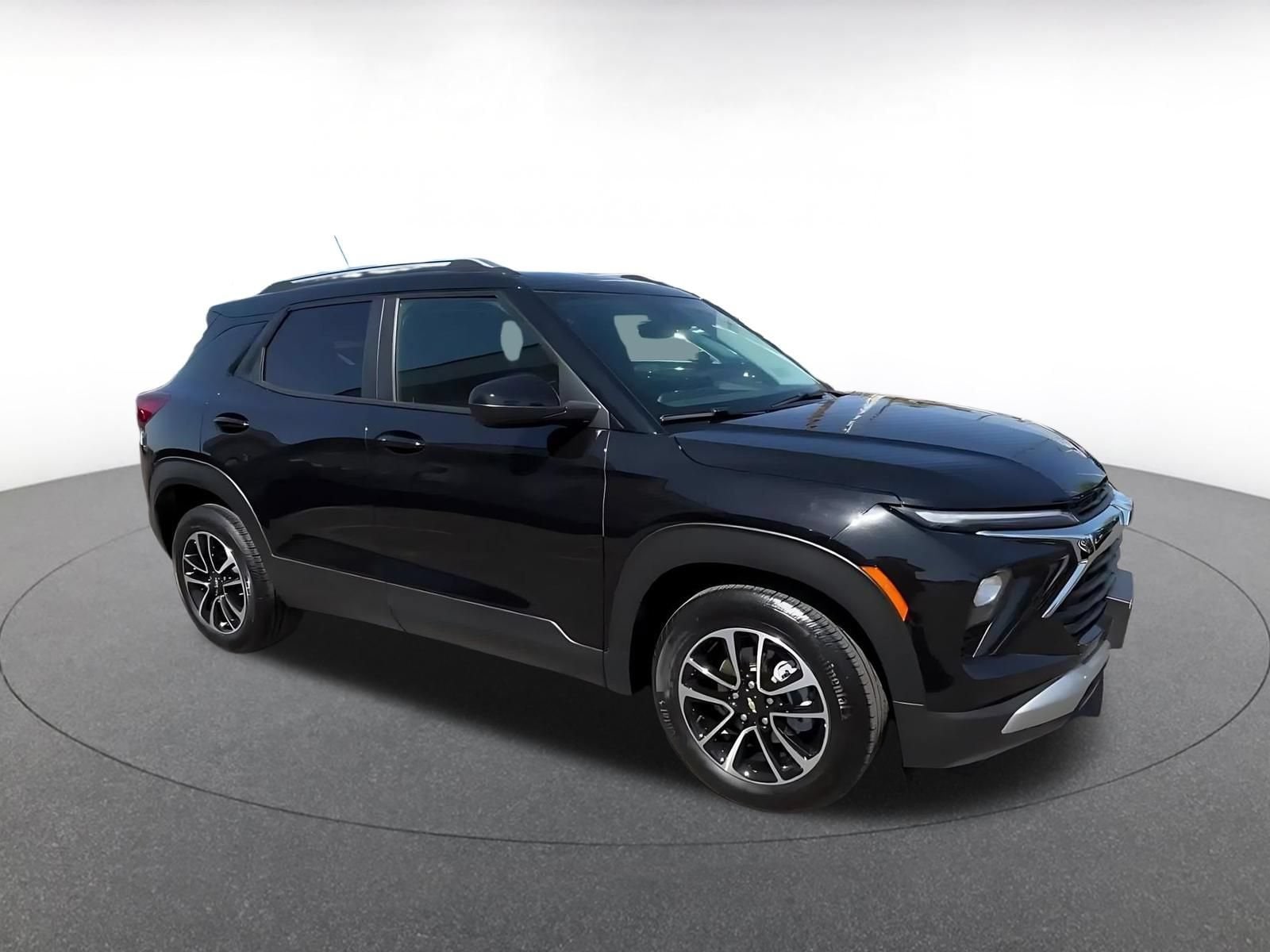 Thumbnail: 2025 Chevrolet TrailBlazer - 2