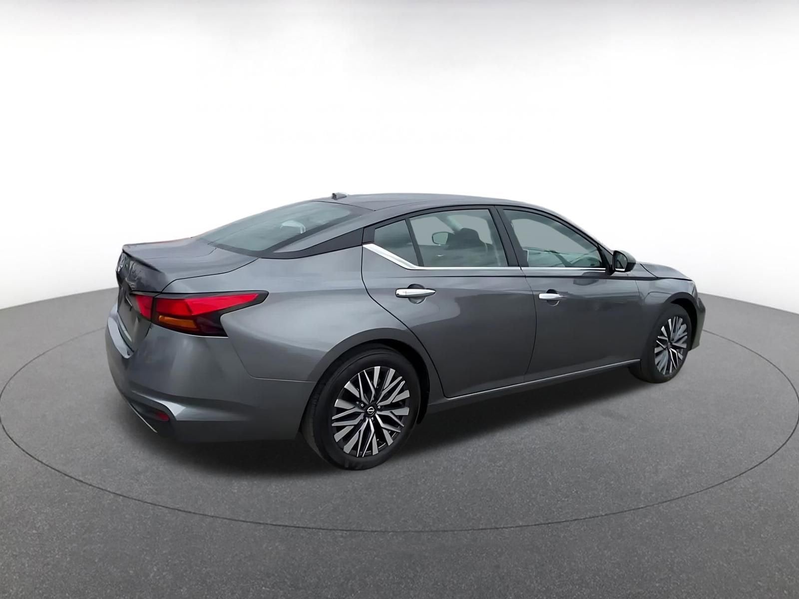 Thumbnail: 2025 Nissan Altima - 15