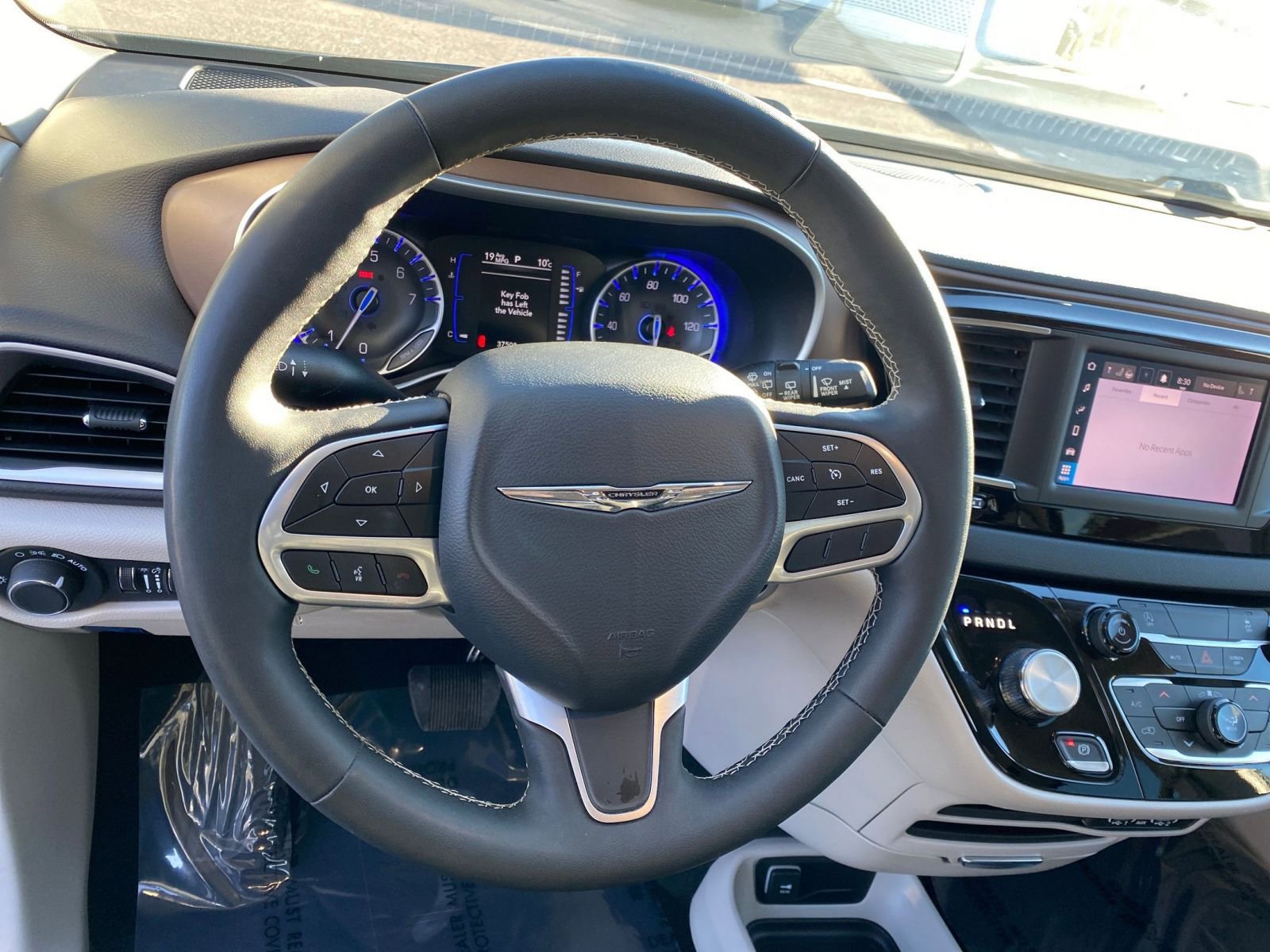 Thumbnail: 2024 Chrysler Voyager - 29