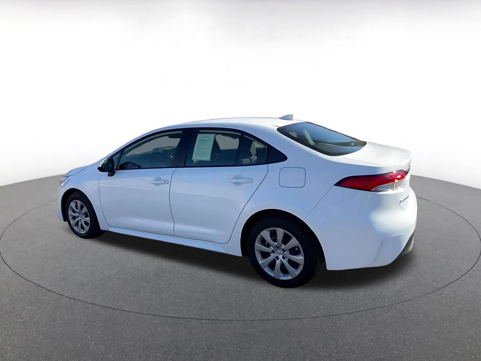 Thumbnail: 2025 Toyota Corolla - 10