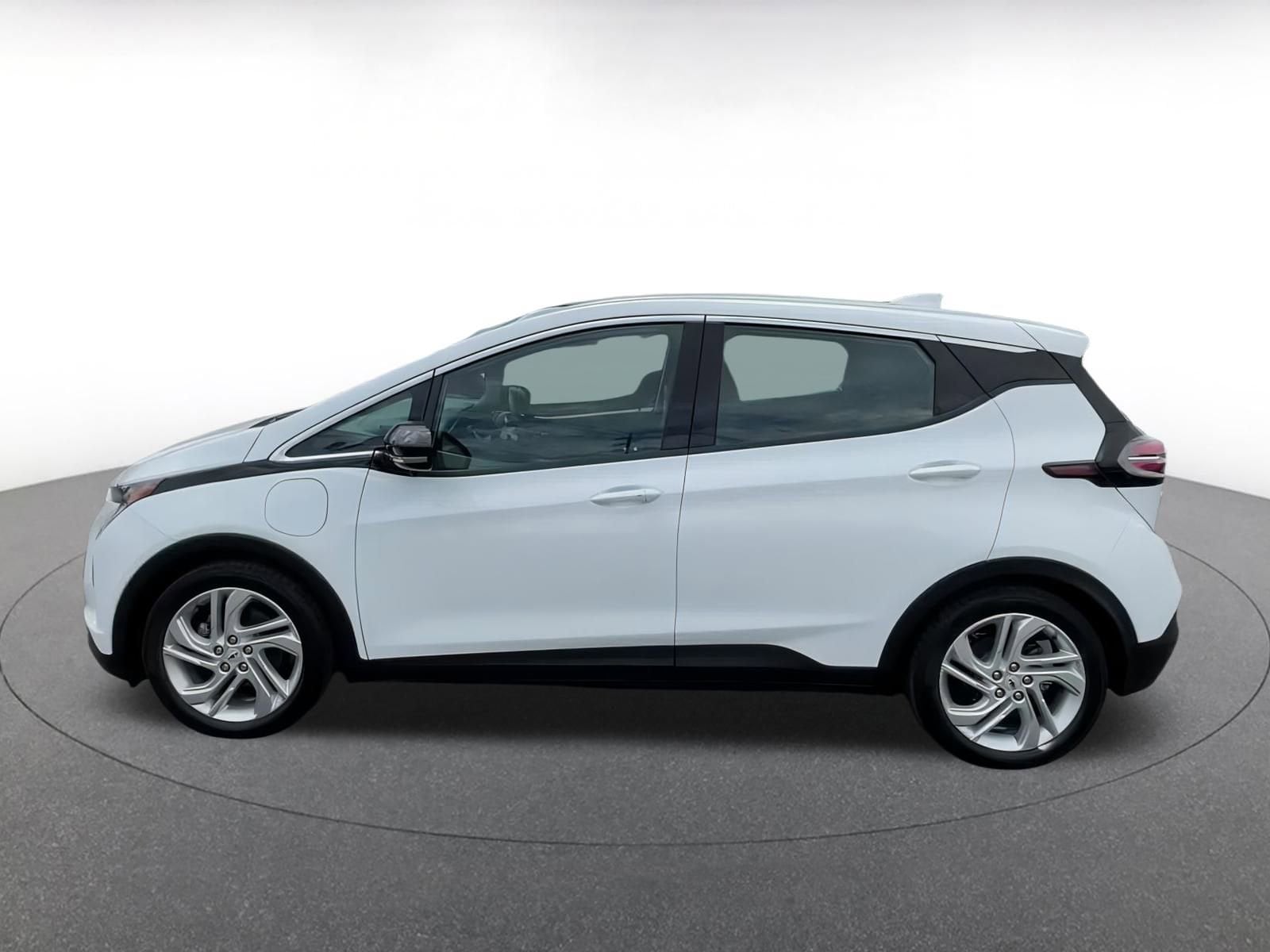 Thumbnail: 2023 Chevrolet Bolt EV - 9