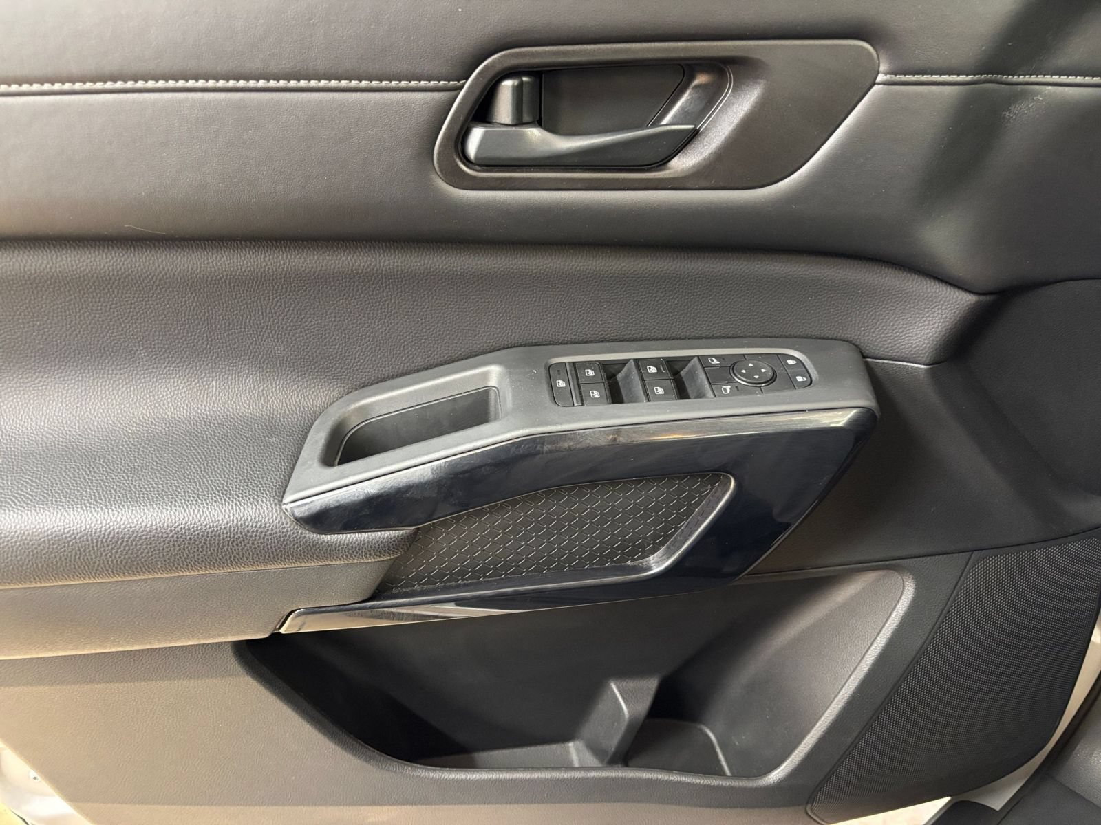 Thumbnail: 2025 Nissan Pathfinder - 18