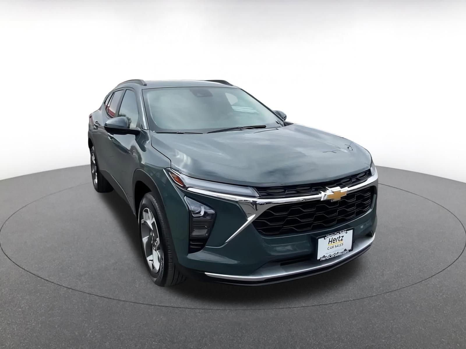 Thumbnail: 2025 Chevrolet Trax - 3