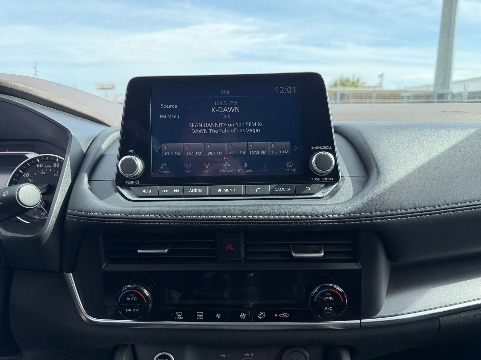 Thumbnail: 2023 Nissan Rogue - 17