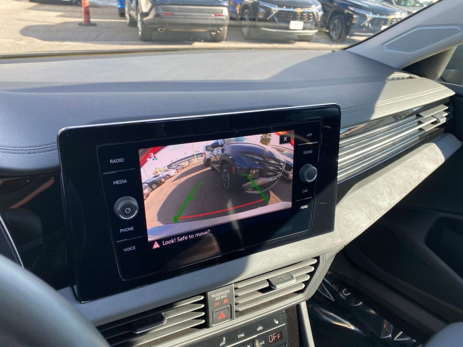 Thumbnail: 2025 Volkswagen Jetta - 17