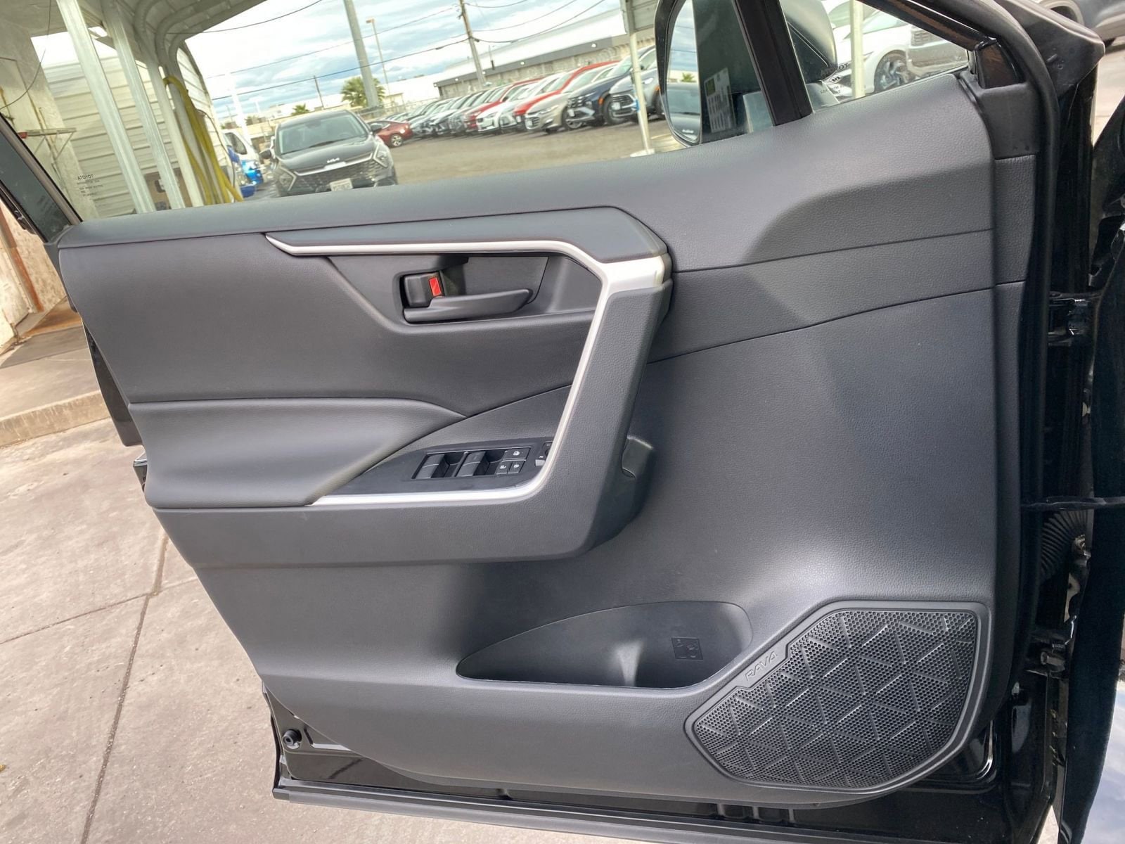 Thumbnail: 2025 Toyota RAV4 - 20