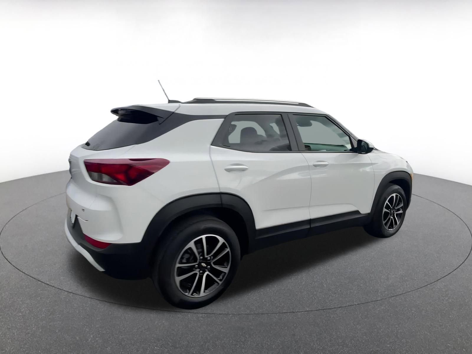 Thumbnail: 2025 Chevrolet TrailBlazer - 15