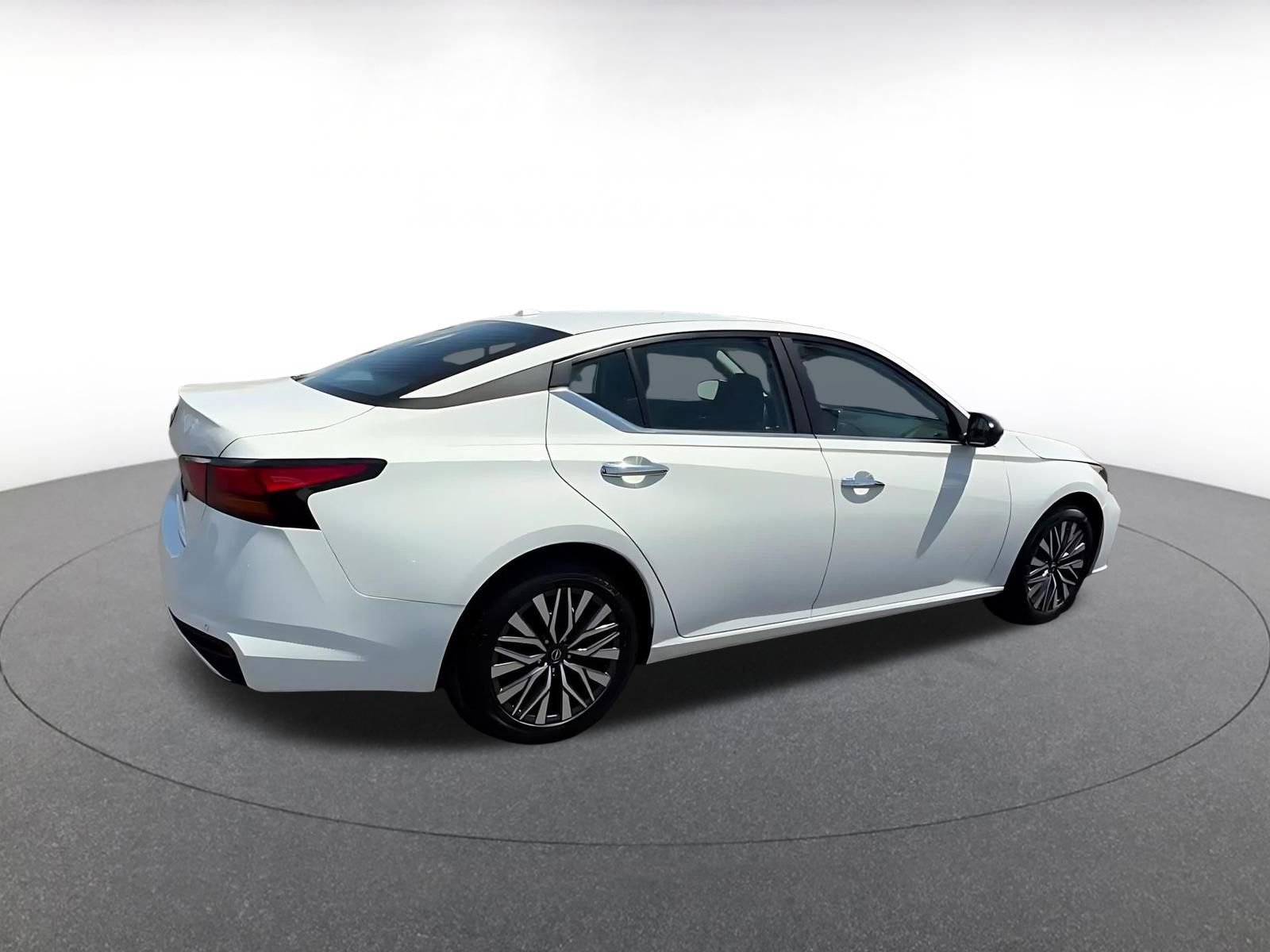 Thumbnail: 2025 Nissan Altima - 14