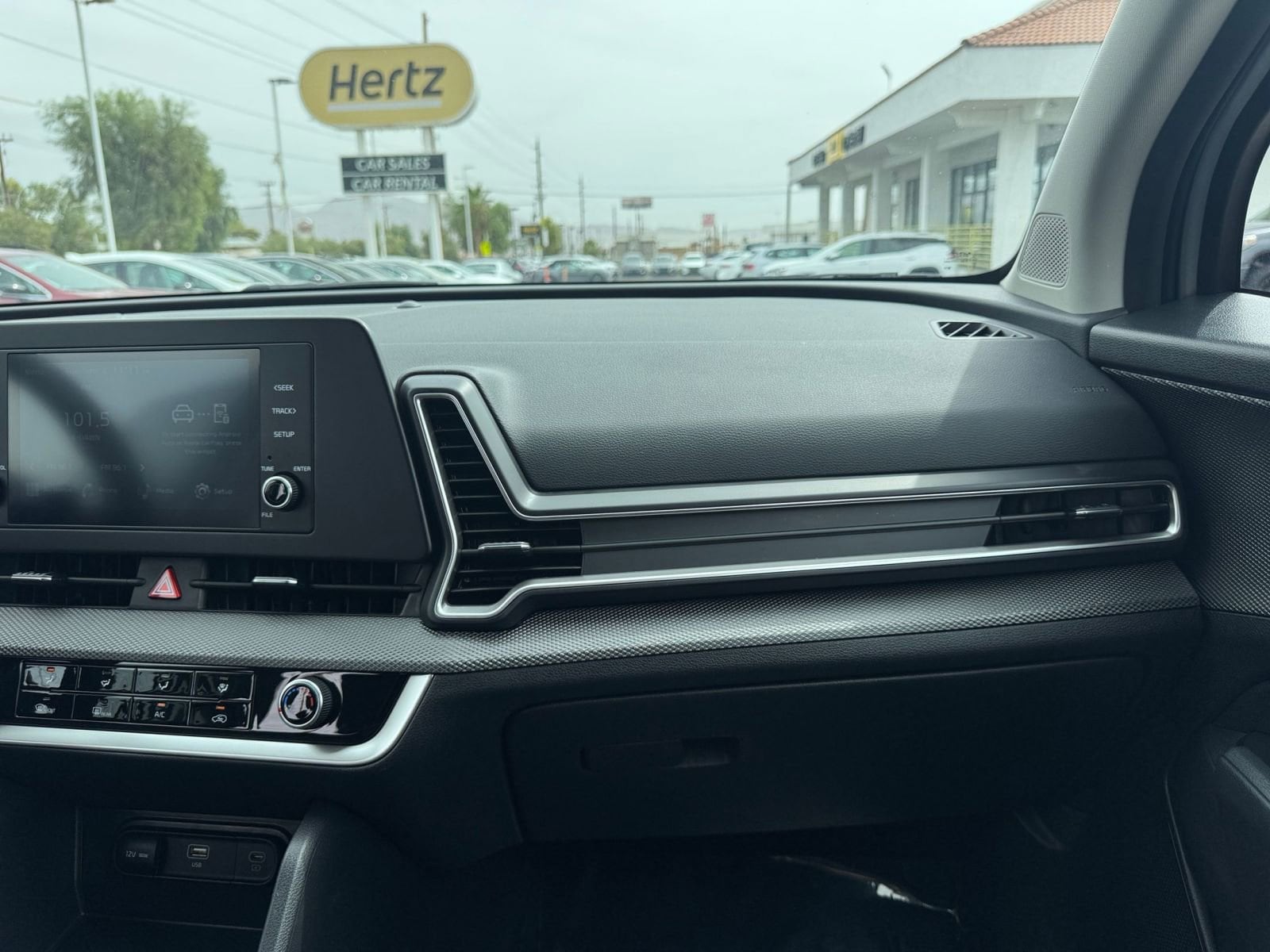 Thumbnail: 2024 Kia Sportage - 33