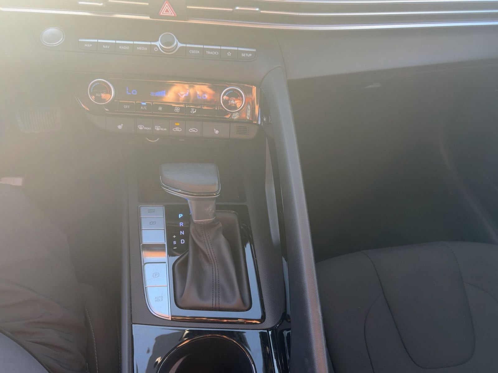 Thumbnail: 2025 Hyundai Elantra - 9