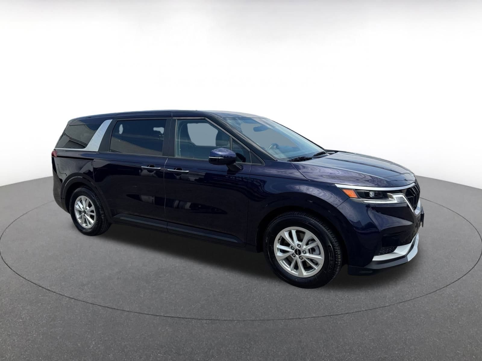 Thumbnail: 2024 Kia Carnival - 1
