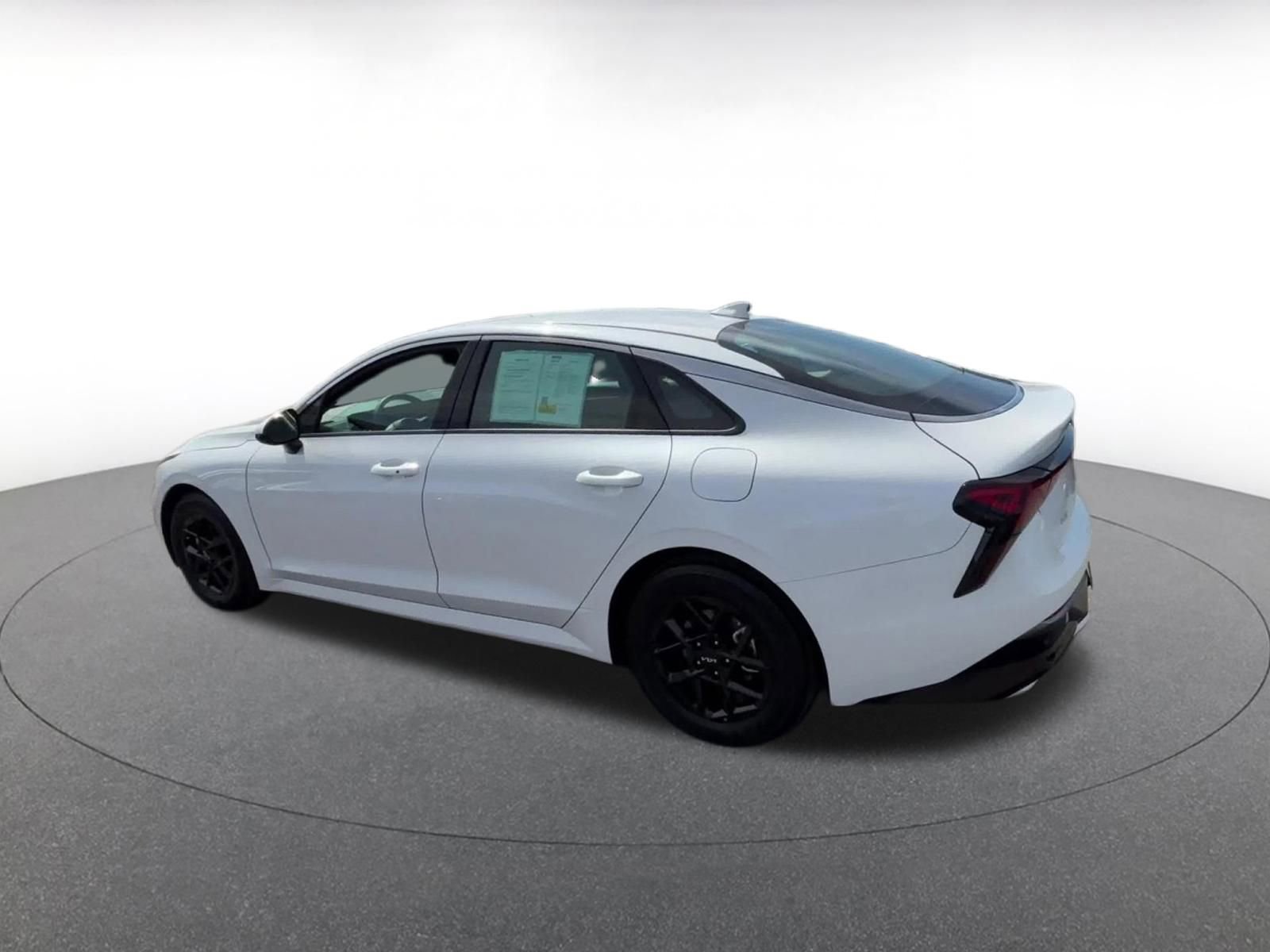 Thumbnail: 2025 Kia K5 - 10
