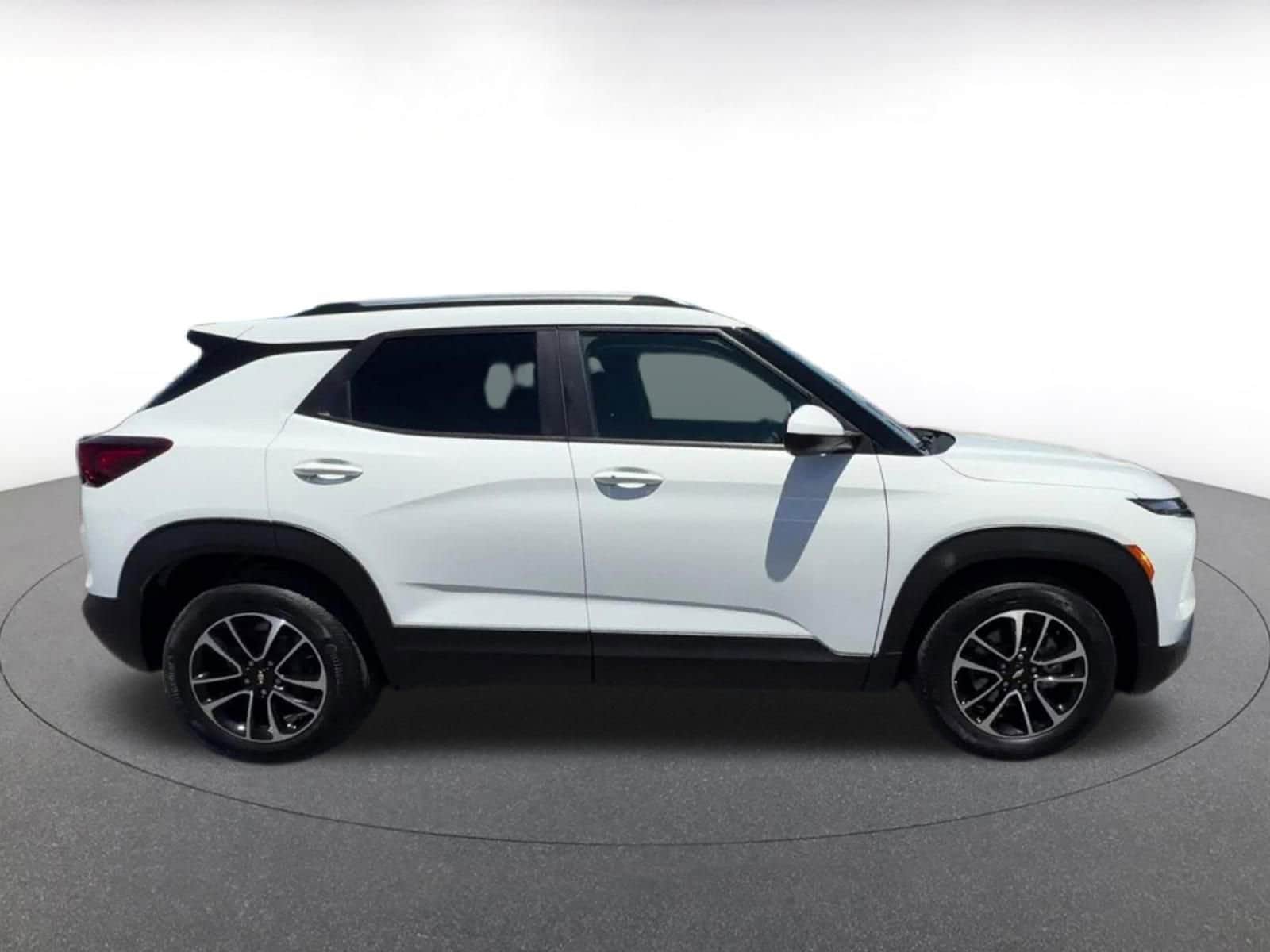 Thumbnail: 2025 Chevrolet TrailBlazer - 16