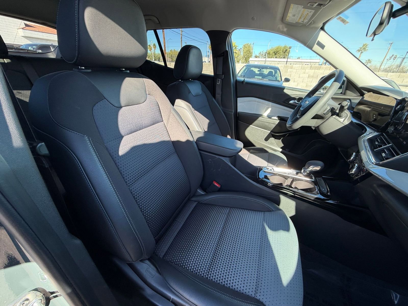 Thumbnail: 2025 Chevrolet Trax - 34