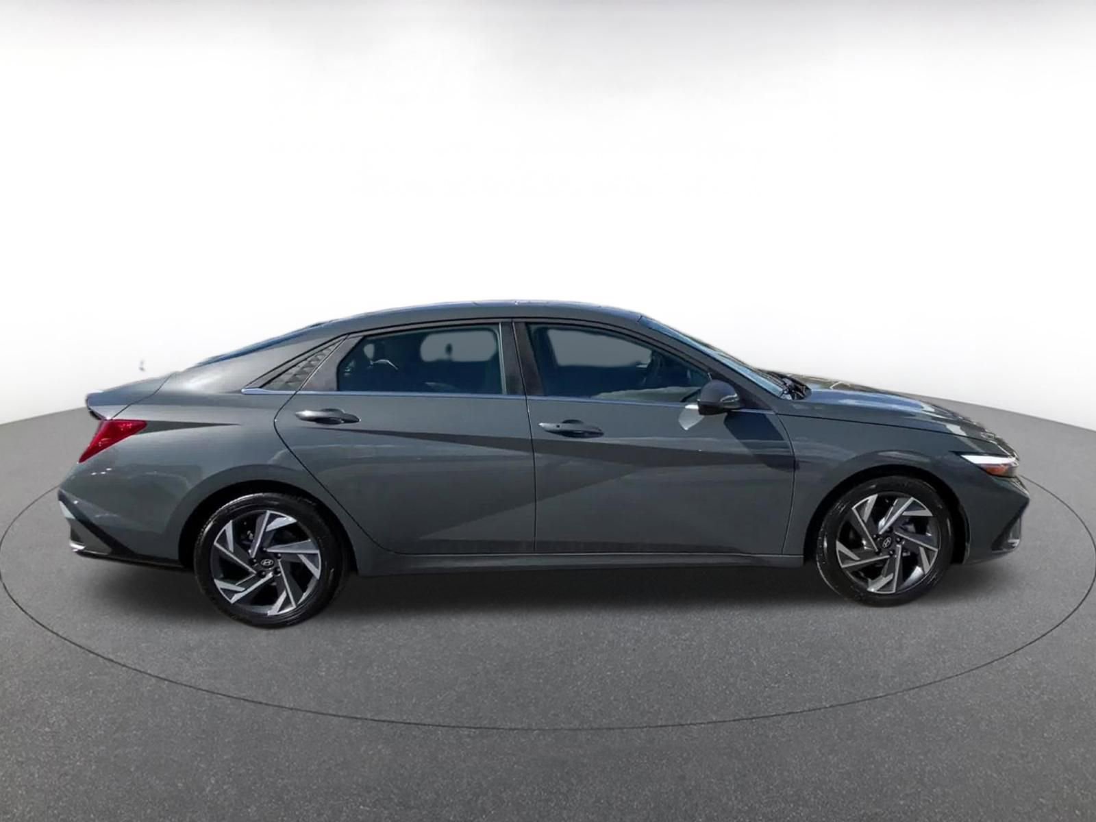 Thumbnail: 2025 Hyundai Elantra - 16