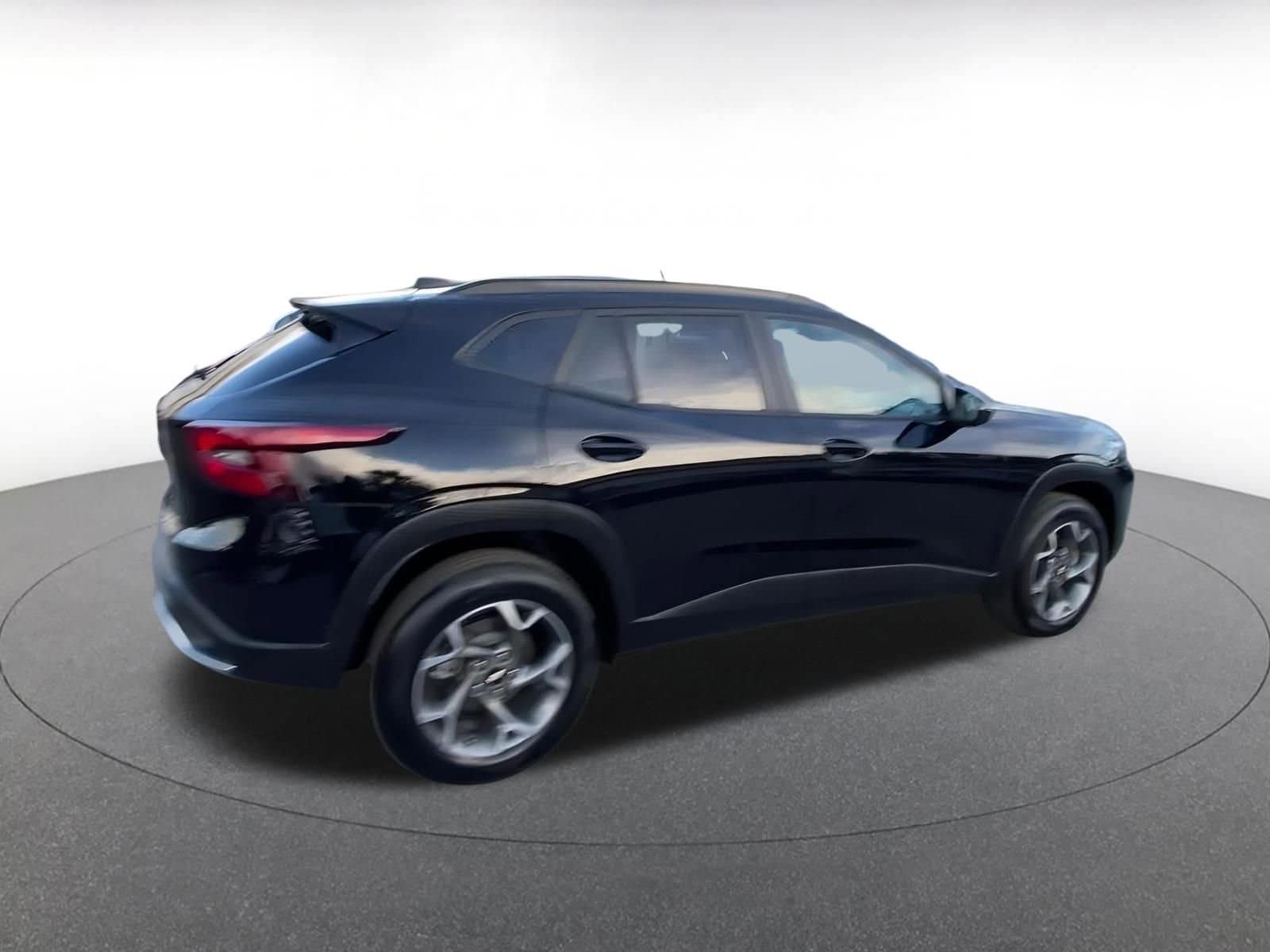 Thumbnail: 2025 Chevrolet Trax - 15