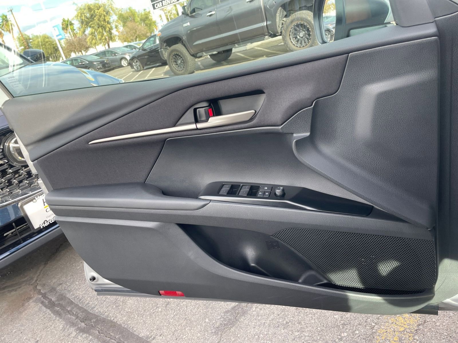 Thumbnail: 2025 Toyota Camry - 20