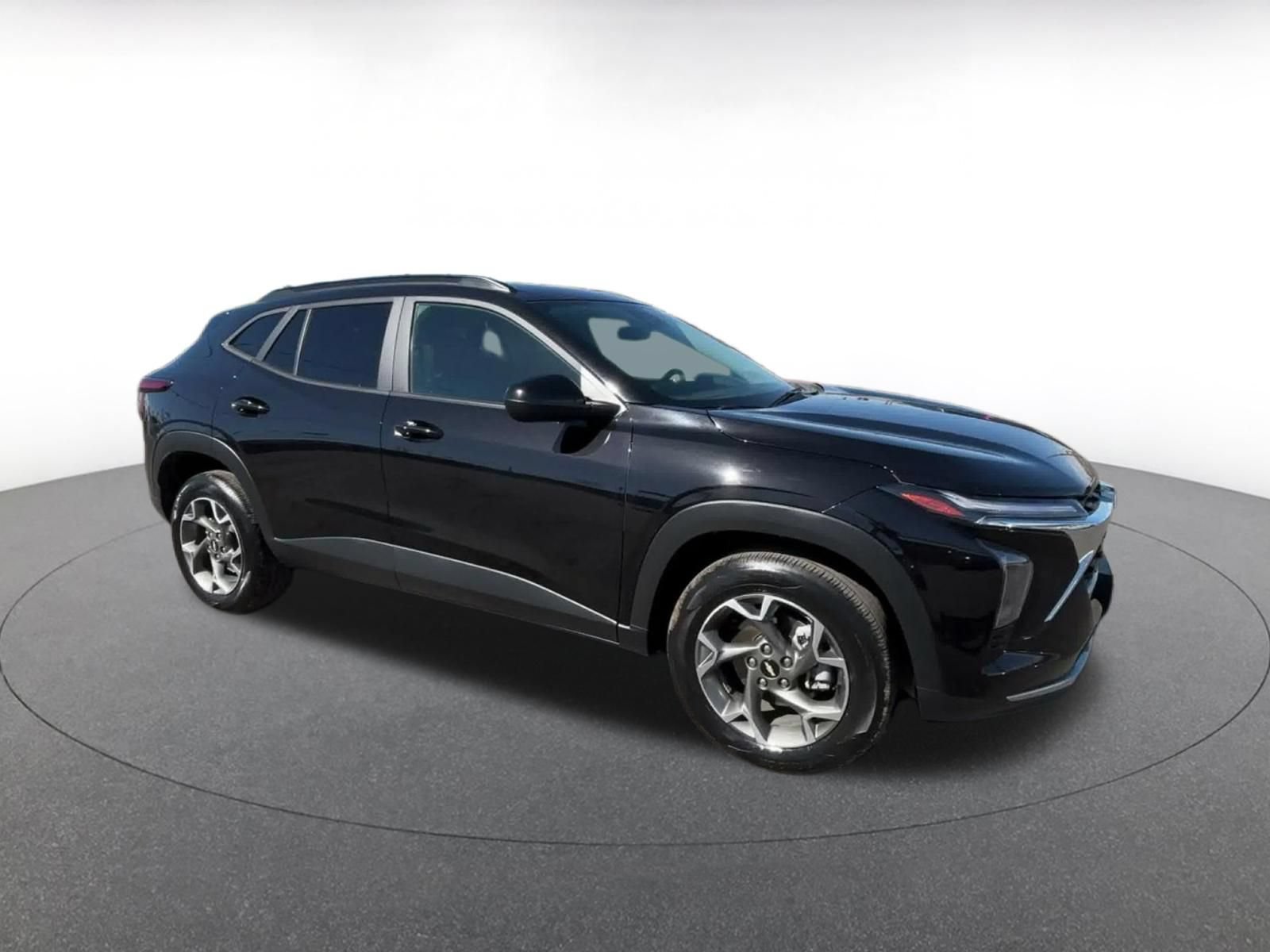 Thumbnail: 2025 Chevrolet Trax - 2