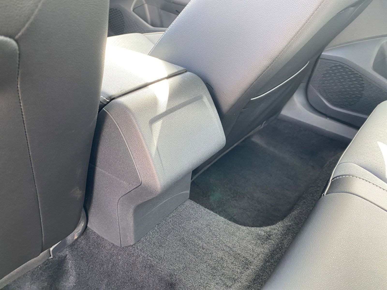 Thumbnail: 2025 Volkswagen Jetta - 24