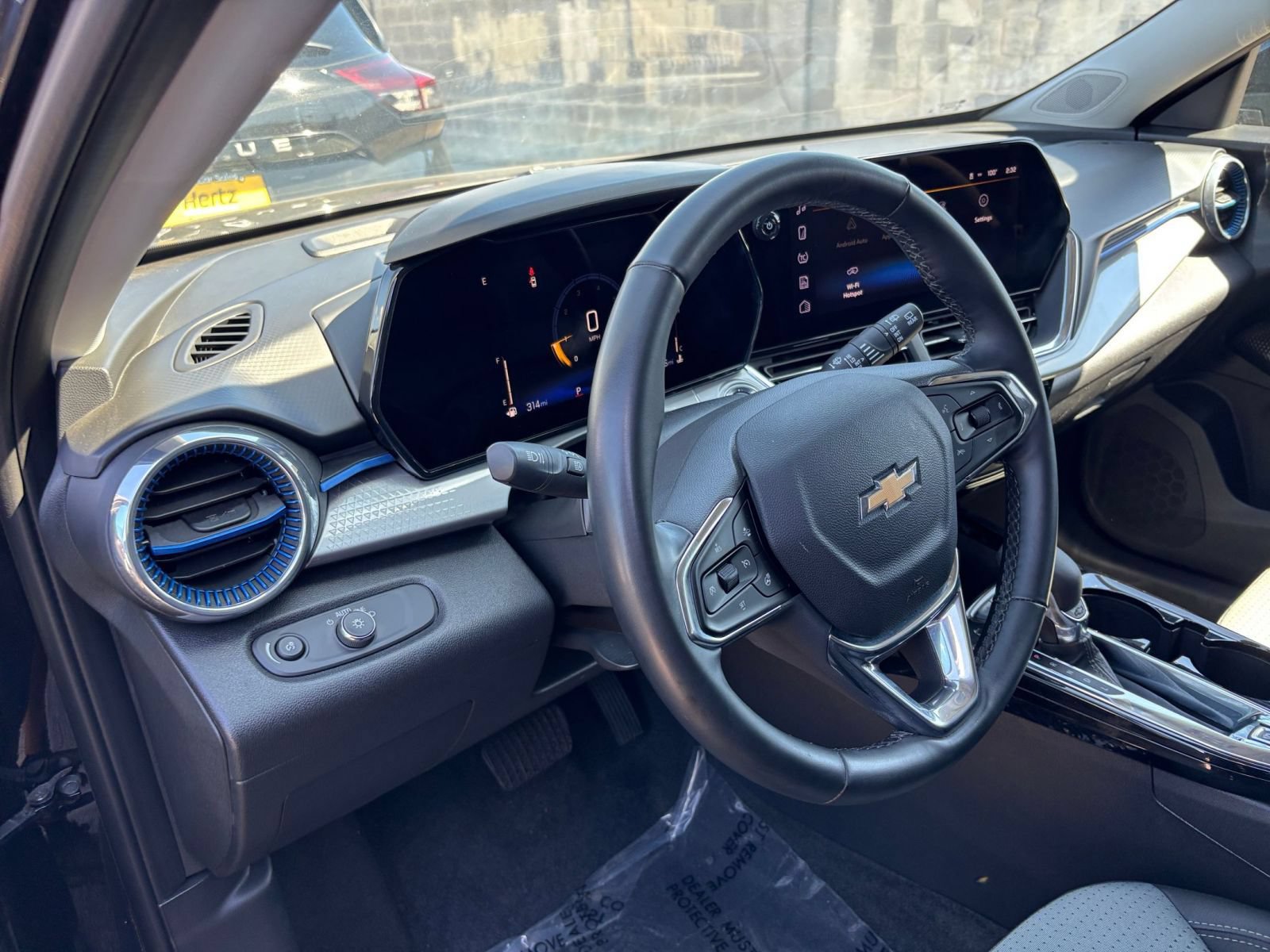 Thumbnail: 2025 Chevrolet Trax - 32