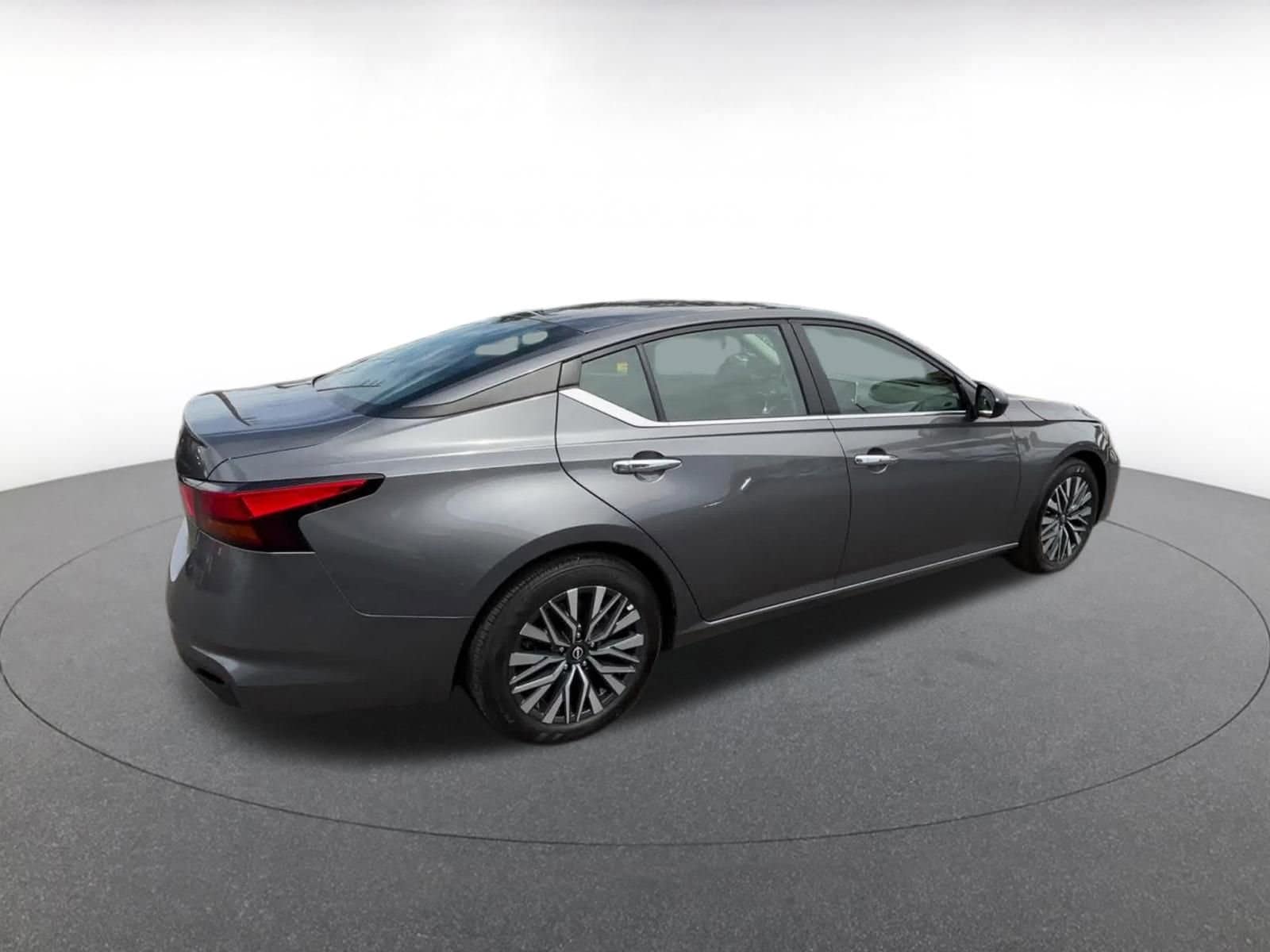 Thumbnail: 2025 Nissan Altima - 14