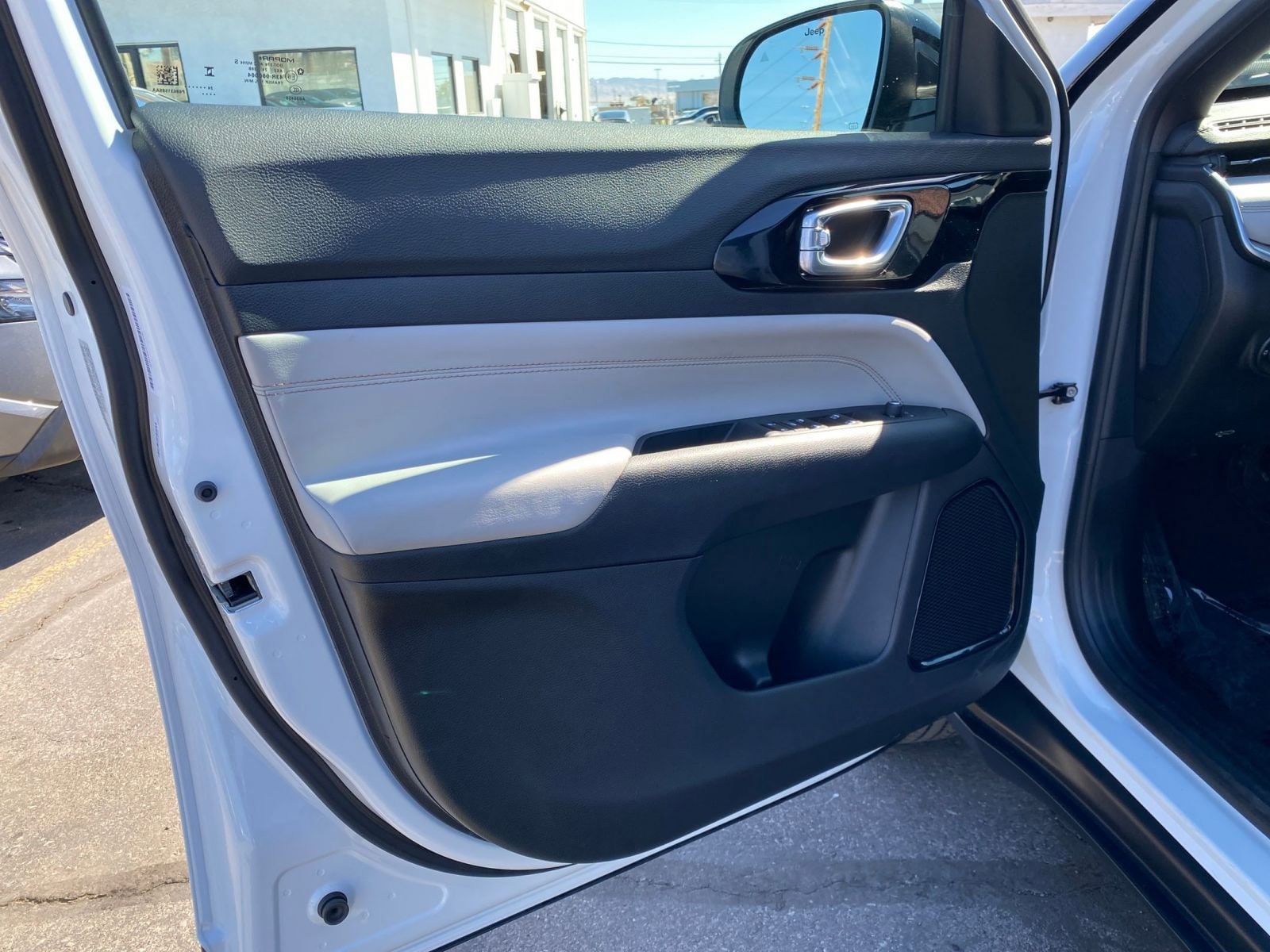 Thumbnail: 2025 Jeep Compass - 18