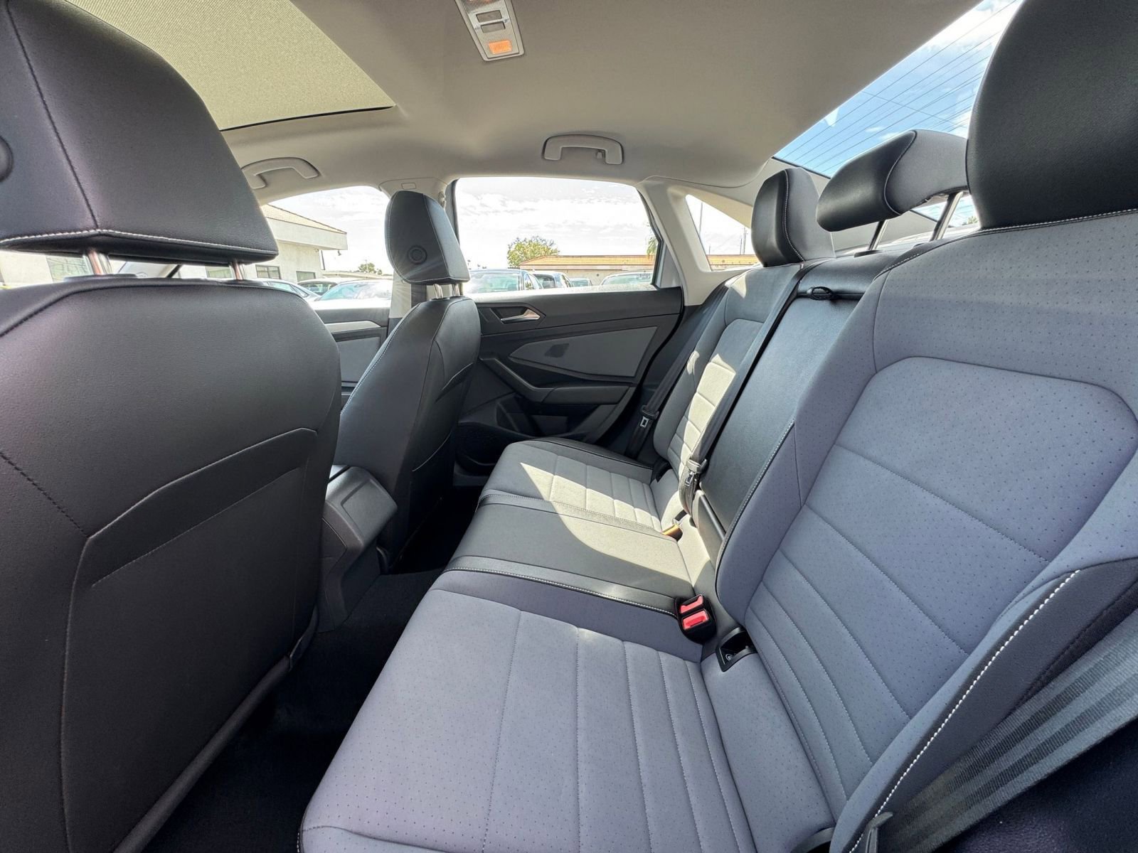 Thumbnail: 2025 Volkswagen Jetta - 23