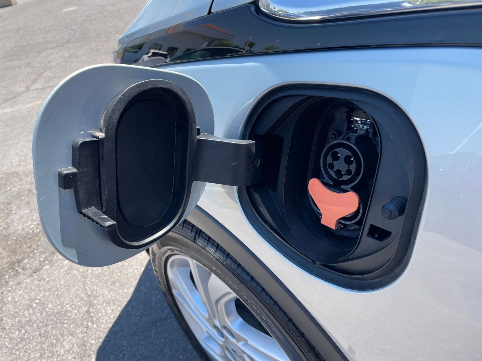 Thumbnail: 2023 Chevrolet Bolt EV - 23