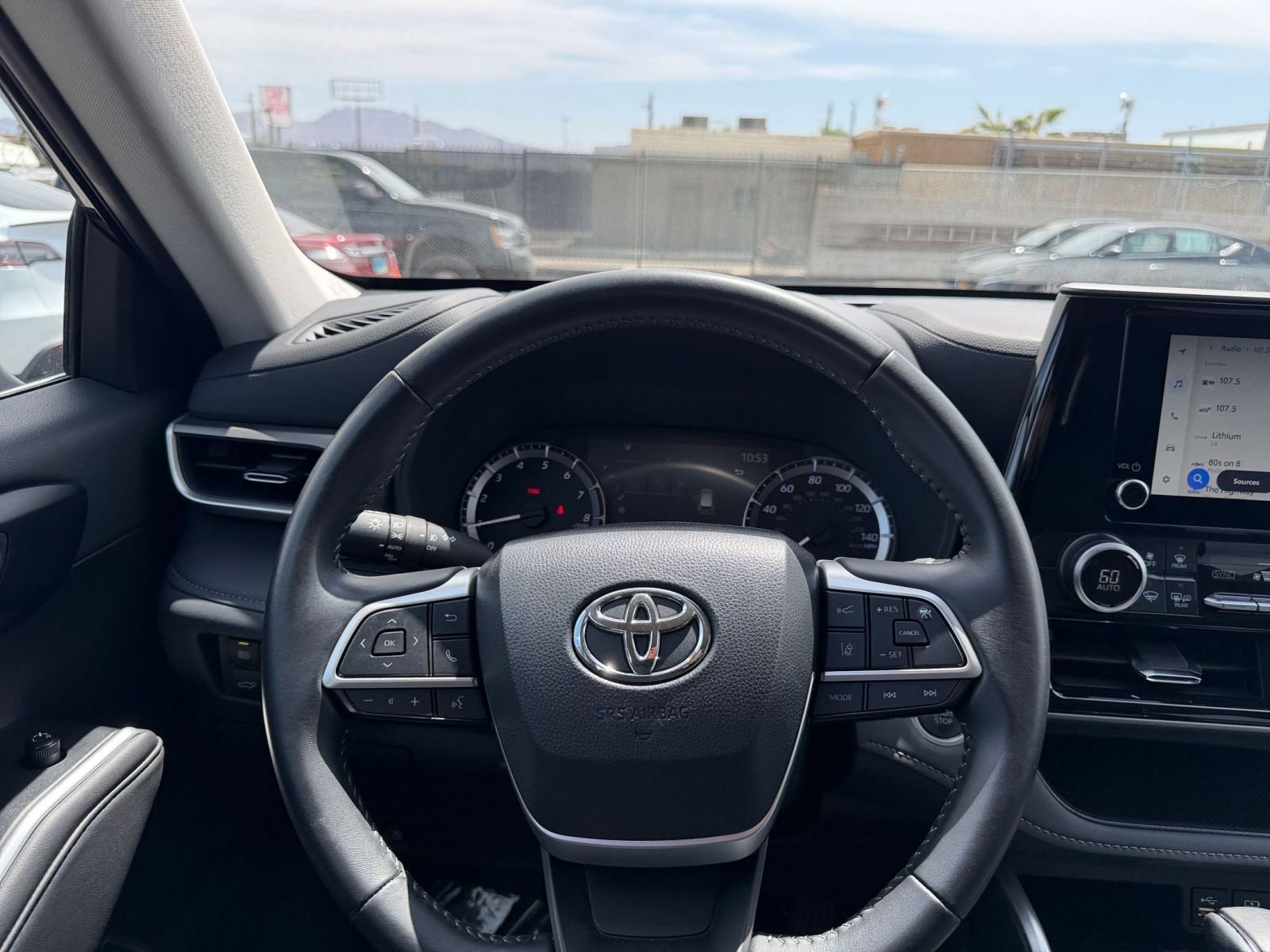 Thumbnail: 2025 Toyota Highlander - 35