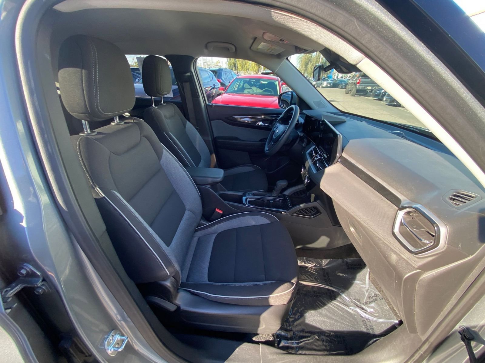 Thumbnail: 2025 Chevrolet TrailBlazer - 27