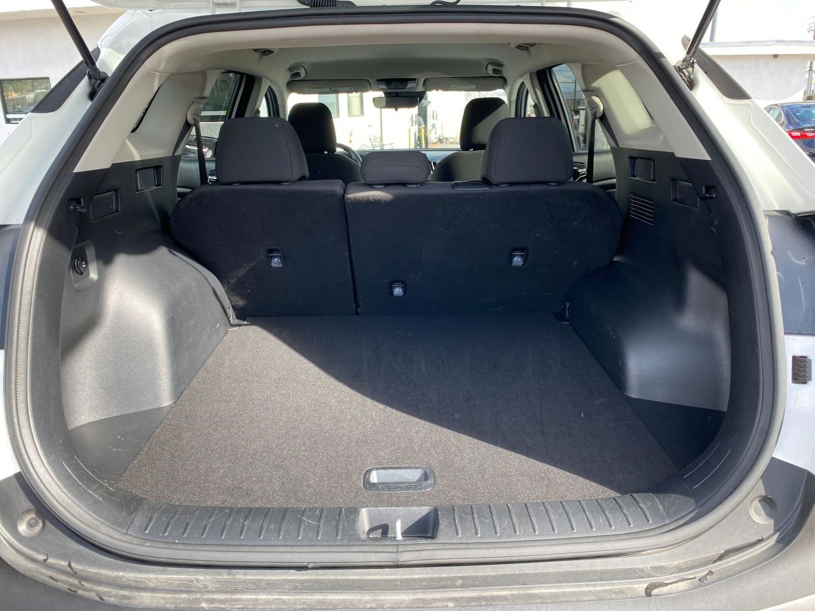 Thumbnail: 2025 Kia Sportage - 32