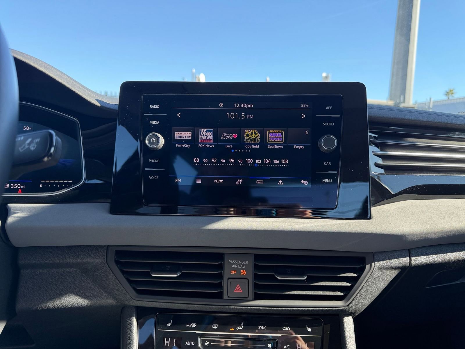 Thumbnail: 2025 Volkswagen Jetta - 18