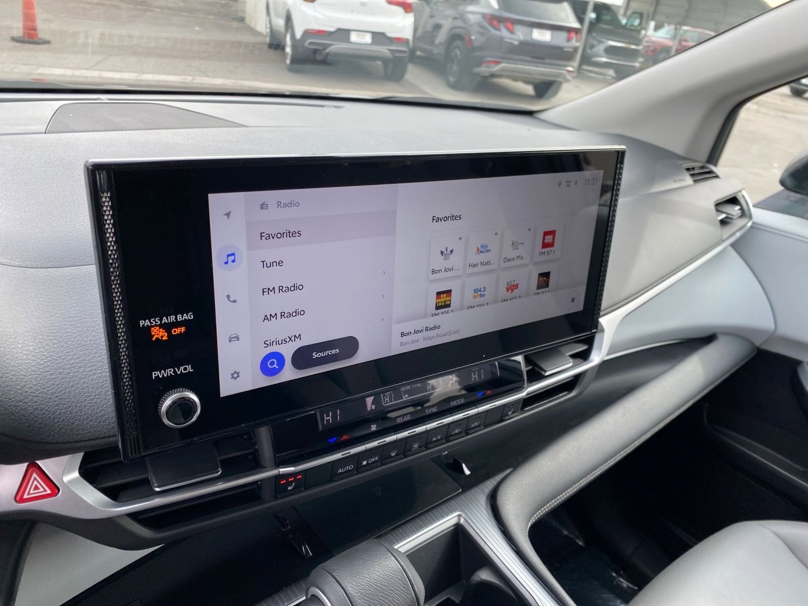 Thumbnail: 2025 Toyota Sienna - 21