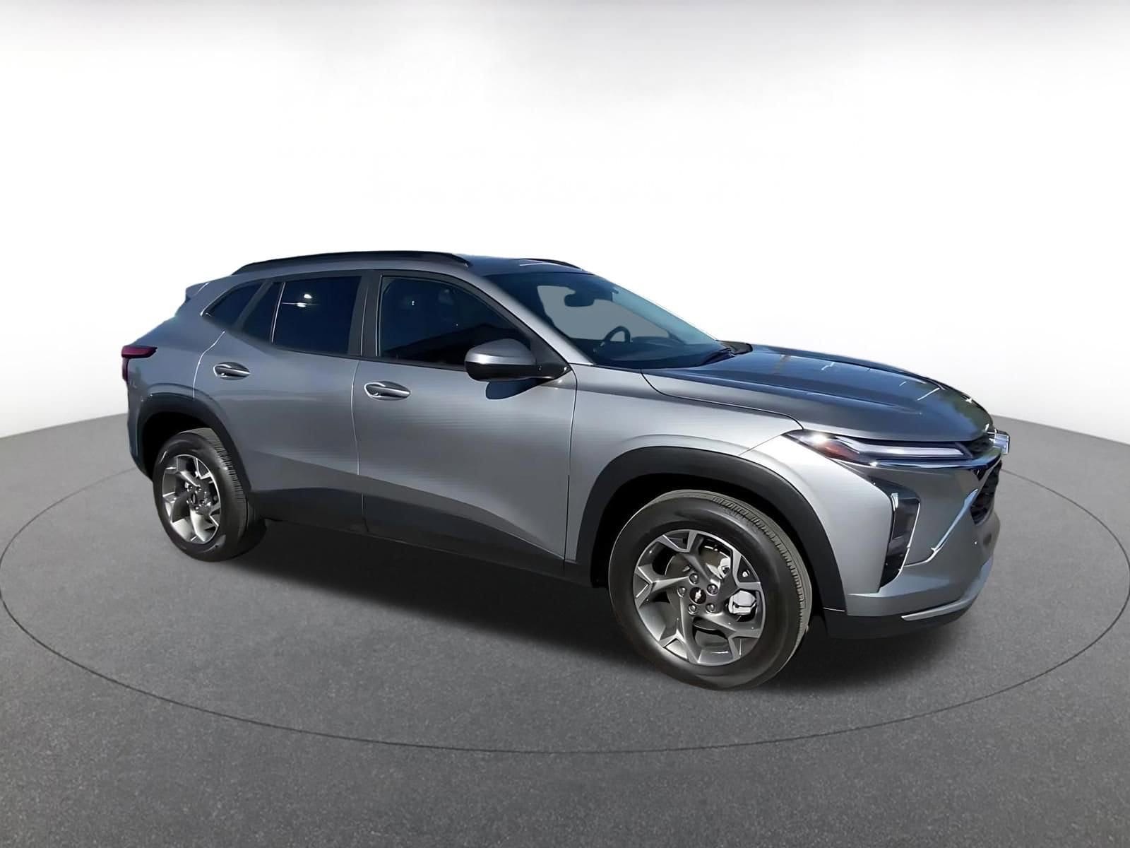 Thumbnail: 2025 Chevrolet Trax - 2