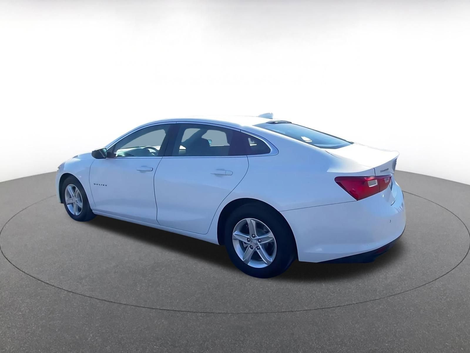 Thumbnail: 2024 Chevrolet Malibu - 10