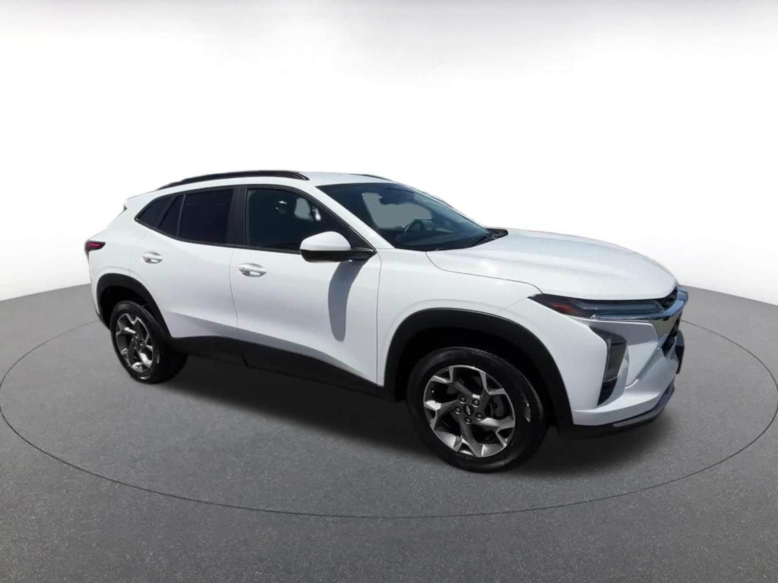 Thumbnail: 2025 Chevrolet Trax - 2