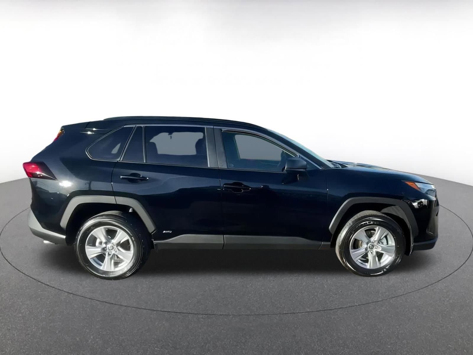 Thumbnail: 2025 Toyota RAV4 - 16