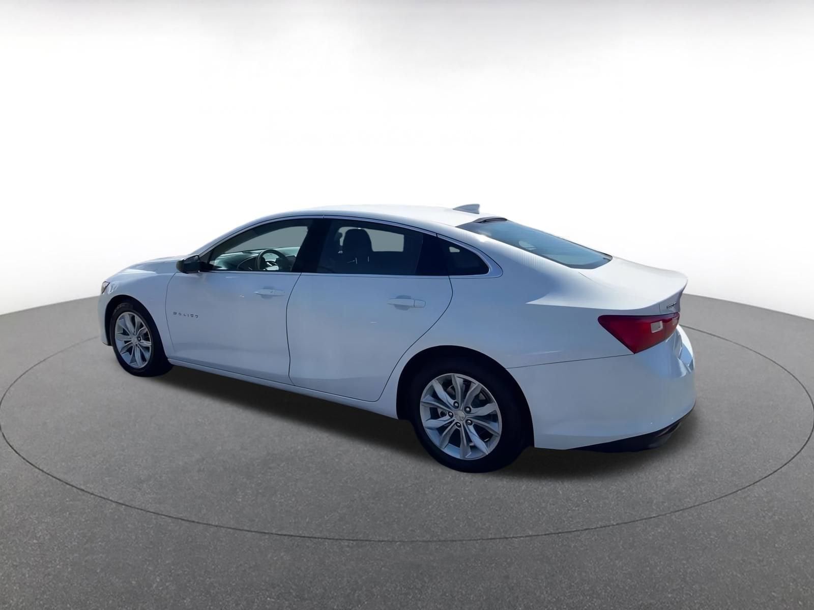 Thumbnail: 2023 Chevrolet Malibu - 10