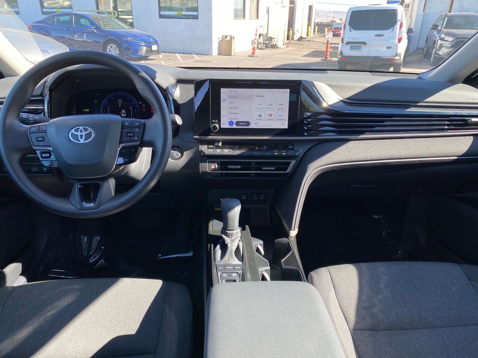 Thumbnail: 2025 Toyota Camry - 33